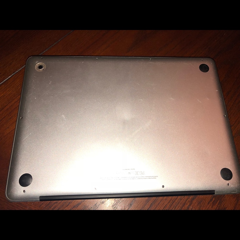 MacBook Pro - Picture 2 of 3